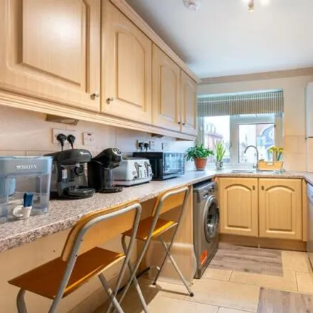 Image 1 - 10 Peter Avenue, Willesden Green, London, NW10 2AN, United Kingdom - Apartment for sale