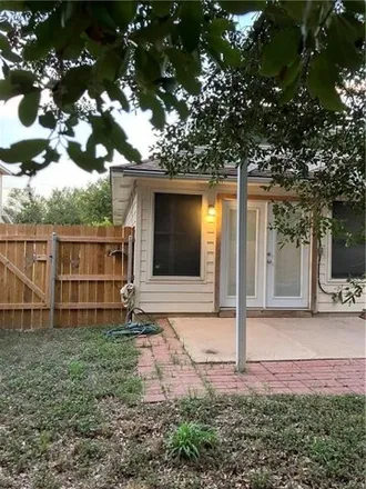 Image 2 - 287 Bryant Drive, Bastrop, TX 78602, USA - House for sale