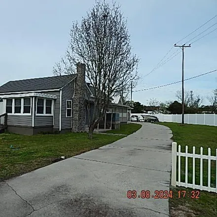 Buy this 2 bed house on 1306 North B Street in Bridgeton, Craven County