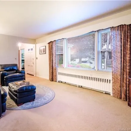 Image 4 - 105 Fowler Avenue, Bryn Mawr Park, City of Yonkers, NY 10701, USA - House for sale