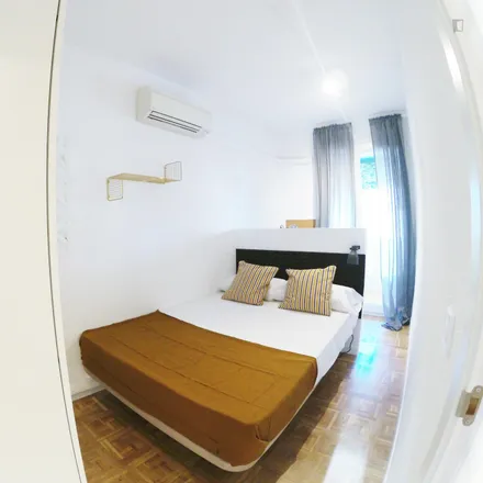 Rent this 8 bed room on Madrid in Visionlab, Calle de Orense