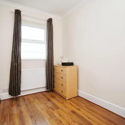 Rent this 3 bed townhouse on Handsworth Road in Sheffield, S13 9AY