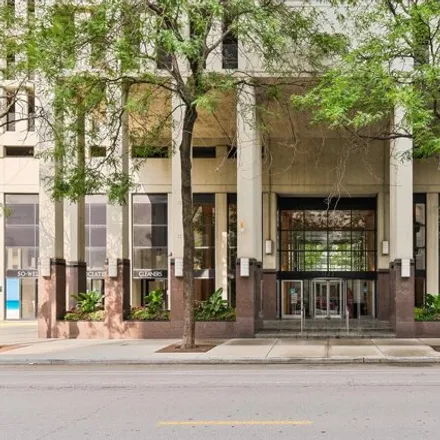 Image 2 - The Elm at Clark, 1100-1122 North Clark Street, Chicago, IL 60610, USA - Condo for rent