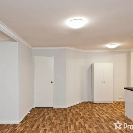Image 5 - Lincoln Road, Forrestfield WA 6058, Australia - Apartment for rent