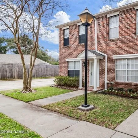 Rent this 2 bed townhouse on 198 Michelle Circle in Lafayette, LA 70503