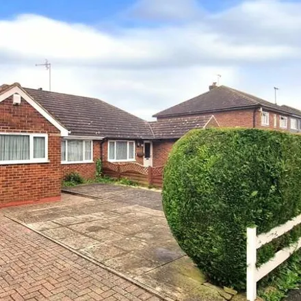 Buy this 2 bed house on Wolverton Gardens in Horley, RH6 7LY