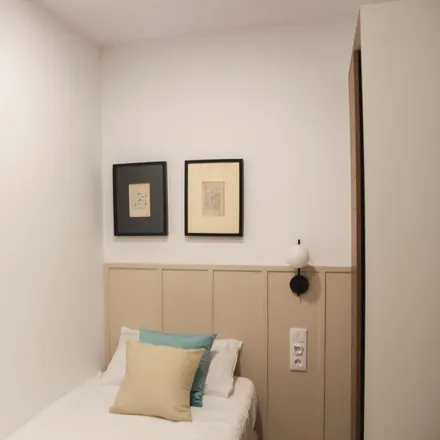 Rent this 8 bed room on Refugi climàtic Parc de Monterols in Carrer de Muntaner, 08006 Barcelona