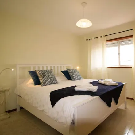 Rent this 2 bed house on Óptica de Esmoriz in Rua dos Bombeiros Voluntários, 3885-551 Esmoriz
