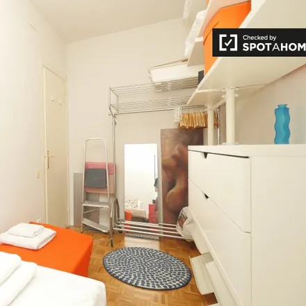 Image 16 - Carrer del Congost, 21, 08024 Barcelona, Spain - Apartment for rent
