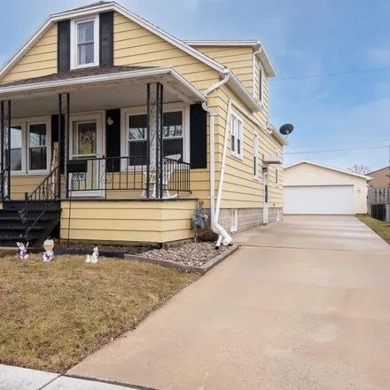 Buy this 4 bed house on 164 15th Street in Fond du Lac, WI 54935
