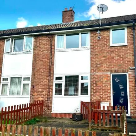Buy this 3 bed townhouse on Wheatacre Close in Marske-by-the-Sea, TS11 7HX