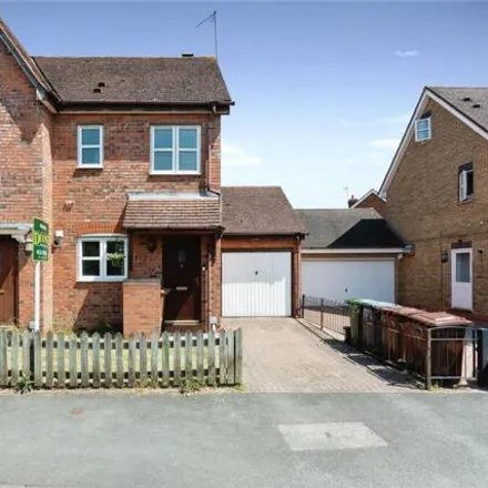 Image 2 - Tythe Barn Lane, Dickens Heath, B90 1PF, United Kingdom - Duplex for sale