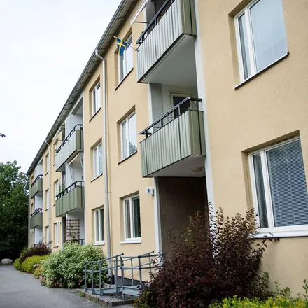 Rent this 3 bed apartment on Kinnekullevägen 6 in 167 43 Stockholm, Sweden