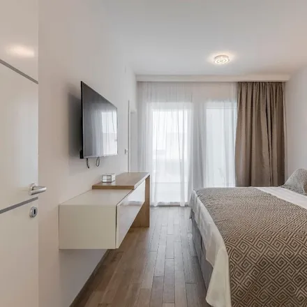 Rent this 5 bed house on 21212 Grad Kaštela