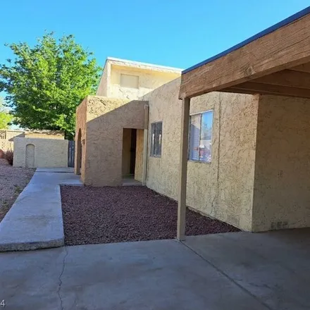 Image 4 - 4399 East Gretna Green Court, Las Vegas, NV 89110, USA - Townhouse for sale