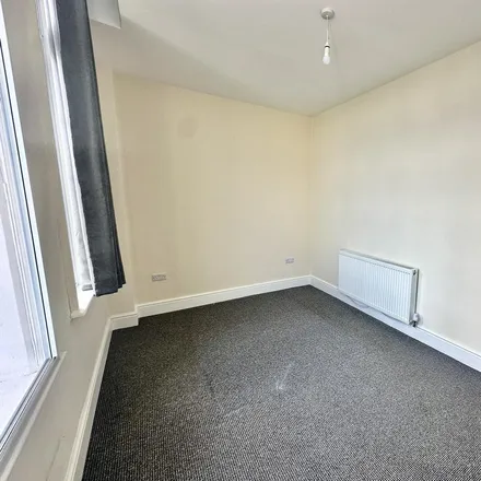 Rent this 2 bed apartment on Pizza Hut Delivery in 33 Albert Street, Mansfield Woodhouse