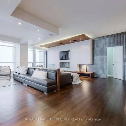 Rent this 3 bed apartment on West Harbour City West in 628 Fleet Street, Old Toronto