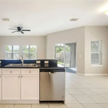 Image 2 - 10814 Celtic Woods Ave, Tampa, Florida, 33647 - House for sale