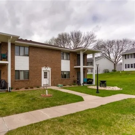 Buy this 2 bed condo on 1112 49th Street in West Des Moines, IA 50266