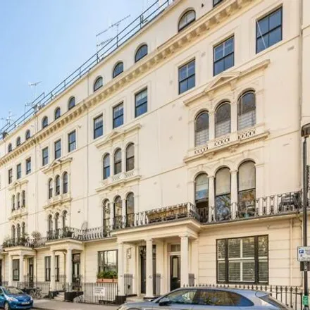 Rent this 2 bed apartment on Kensington Gardens Square Garden in Kensington Gardens Square, London