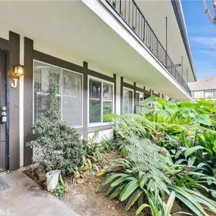 Image 6 - 13721 Newport Avenue, Tustin, CA 92780, USA - Condo for sale