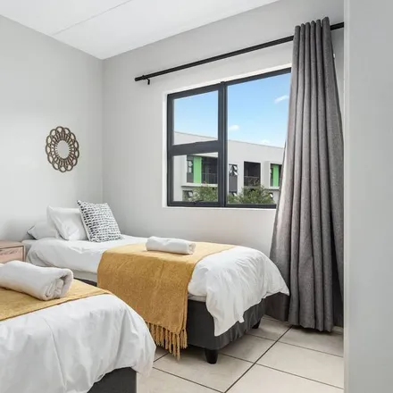 Image 1 - Durban, Jelf Taylor Crescent, Stamford Hill, 4025, South Africa - Apartment for rent