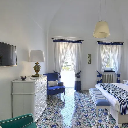 Rent this 3 bed house on 84017 Positano SA