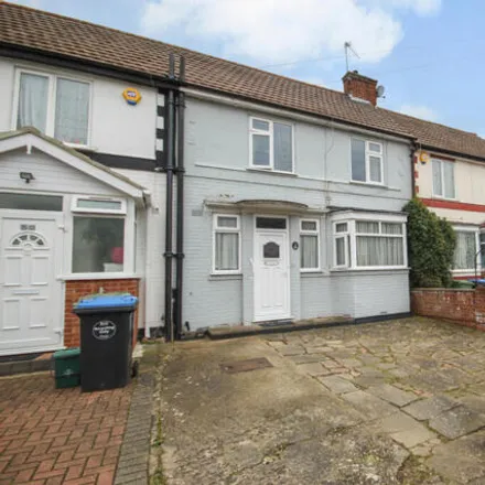 Buy this 3 bed townhouse on Crabtree Avenue in London, HA0 1LW