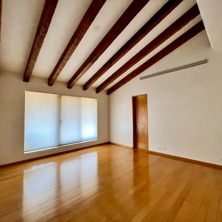 Buy this studio house on Avenida Adolfo Ruíz Cortines 248 in 64320 Monterrey, NLE