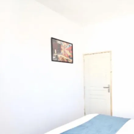 Rent this 7 bed apartment on Hôtel De Nesmond in 17 Rue Vital Carles, 33000 Bordeaux