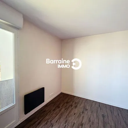 Rent this 3 bed apartment on 1 rue du Duc d'Aumale in 29200 Brest, France