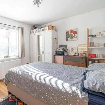 Buy this 2 bed apartment on Clitterhouse Road in London, NW2 1DG