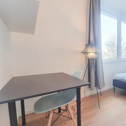 Rent this 4 bed room on Nazarethkirchstraße 53 in 13347 Berlin, Germany