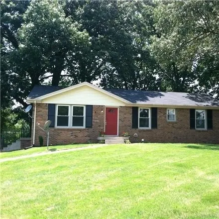 Rent this 3 bed house on 167 Taft Drive in Clarksville, TN 37042