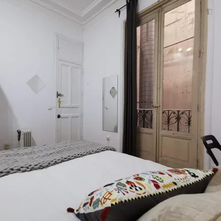 Rent this 9 bed room on Madrid in Calle Preciados, 42