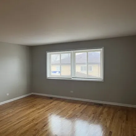 Image 5 - 7056-7060 West Higgins Avenue, Chicago, IL 60656, USA - House for rent
