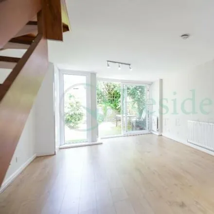 Image 3 - Chatterton Court, Eversfield Road, London, TW9 2AR, United Kingdom - Duplex for sale