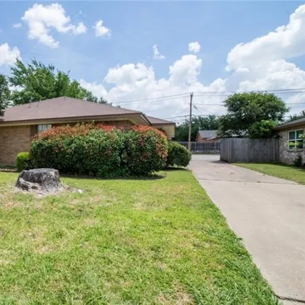 Rent this 2 bed house on 2395 Lido Lane in Arlington, TX 76015