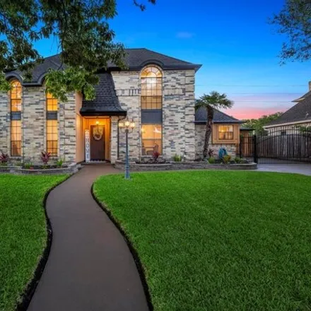 Buy this 5 bed house on 14922 Inverrary Drive in Harris County, TX 77095