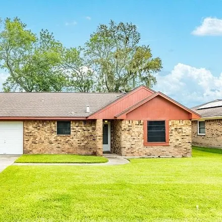 Buy this 3 bed house on 235 Lakewood Drive in Lake Barbara, Clute