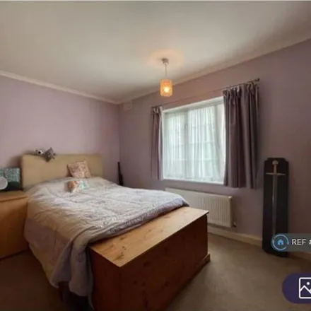 Image 3 - The Fairway, Broadfields, London, NW7 3HP, United Kingdom - Apartment for rent