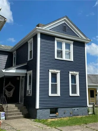 Rent this 2 bed house on 724 Pearl Street in Martins Ferry, OH 43935