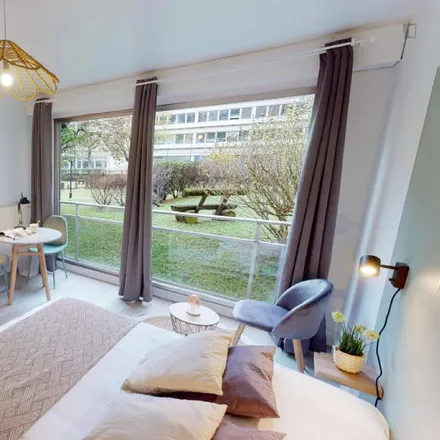 Rent this 3 bed room on 6 Allée de Fontainebleau in 75019 Paris, France