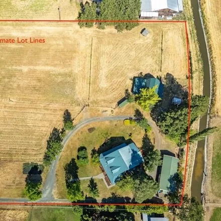 Image 3 - 705 Foss Rd, Talent, Oregon, 97540 - House for sale