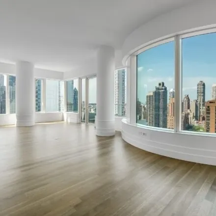 Rent this 3 bed condo on 252 E 57th St Apt 37A in New York, 10022