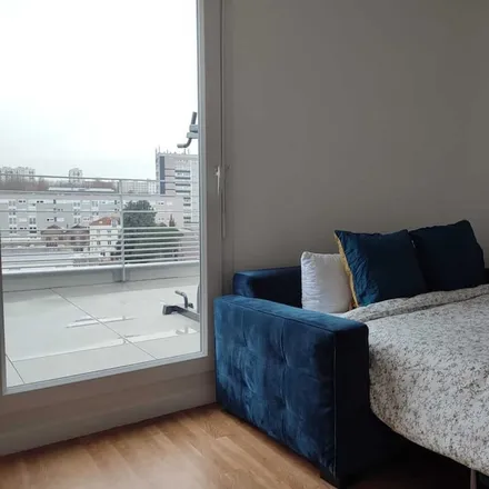 Rent this 3 bed apartment on 92220 Bagneux