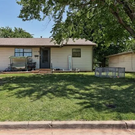 Buy this 3 bed house on 6462 South Lindsay Avenue in Oklahoma City, OK 73149