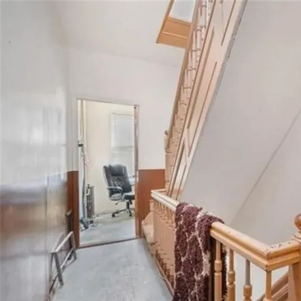 Image 3 - 958 Rogers Avenue, New York, NY 11226, USA - House for sale