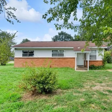 Buy this 3 bed house on 2470 Middlefield Drive in Jonesboro, AR 72401