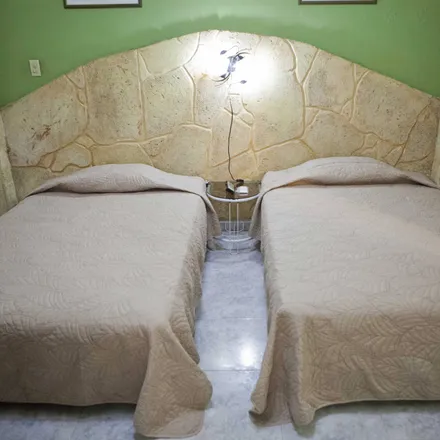 Rent this 1 bed house on Avenida 37 in Havana, 13300